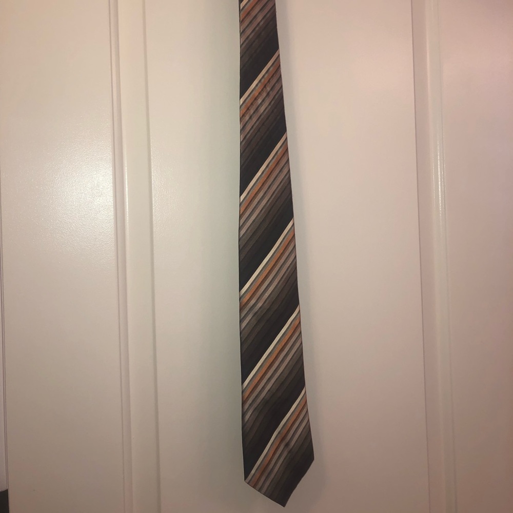 Men’s brown striped tie
